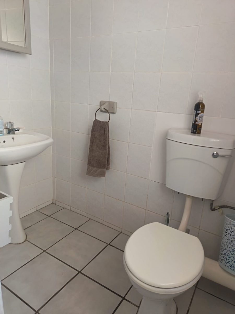 To Let 7 Bedroom Property for Rent in Humansdorp Eastern Cape